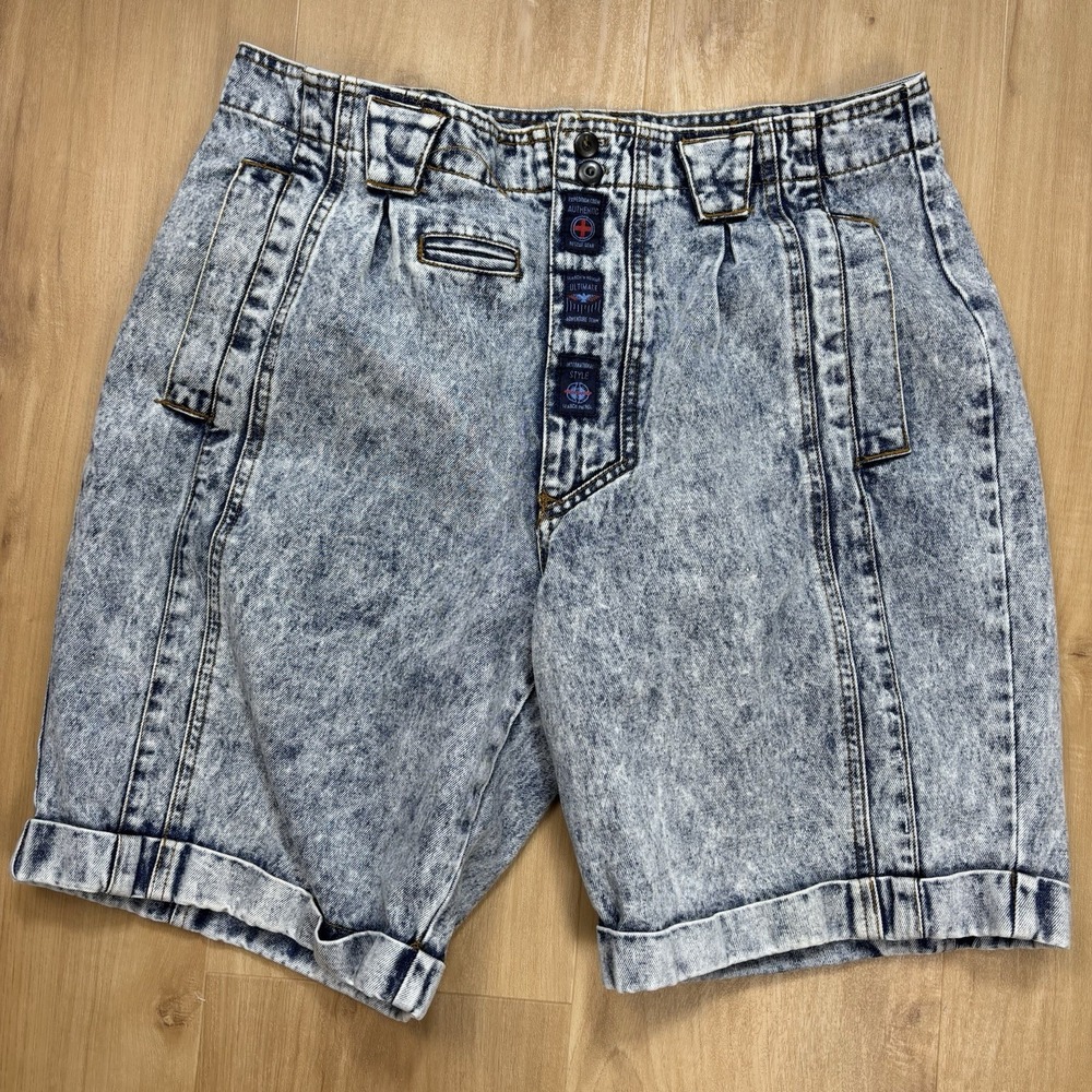 Vintage BUGLE BOY Exploration Men's 36 (34) Shorts Acid Wash Pleated Front 80s